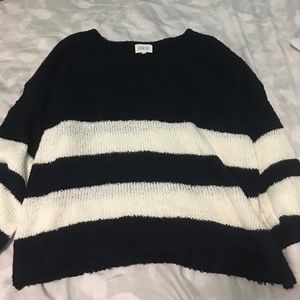 ✰ black & white sweater top